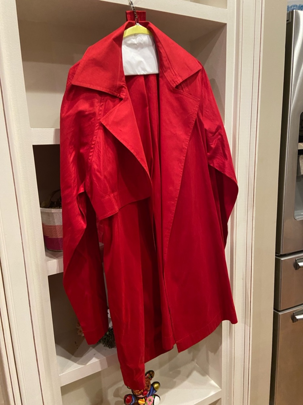 Vintage Red Trench Coat by company Ellen Tracy size 4 100% silk
